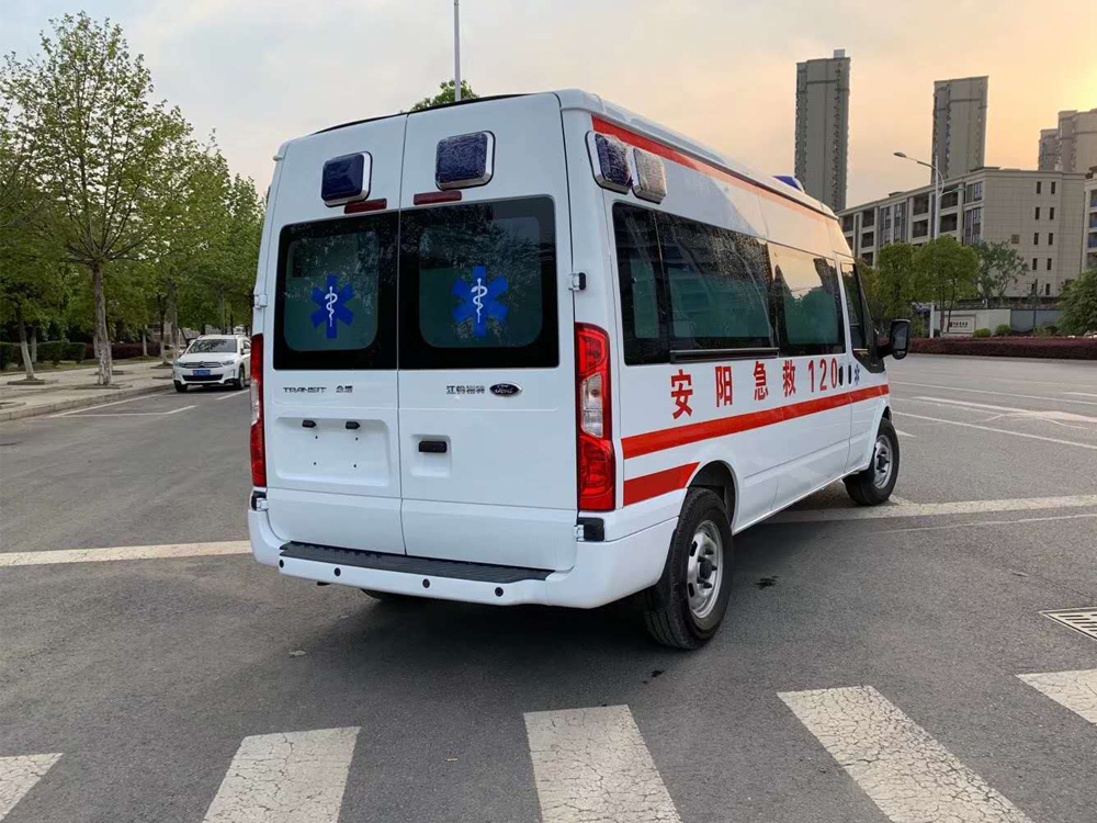 國六福特V348長軸中頂救護車